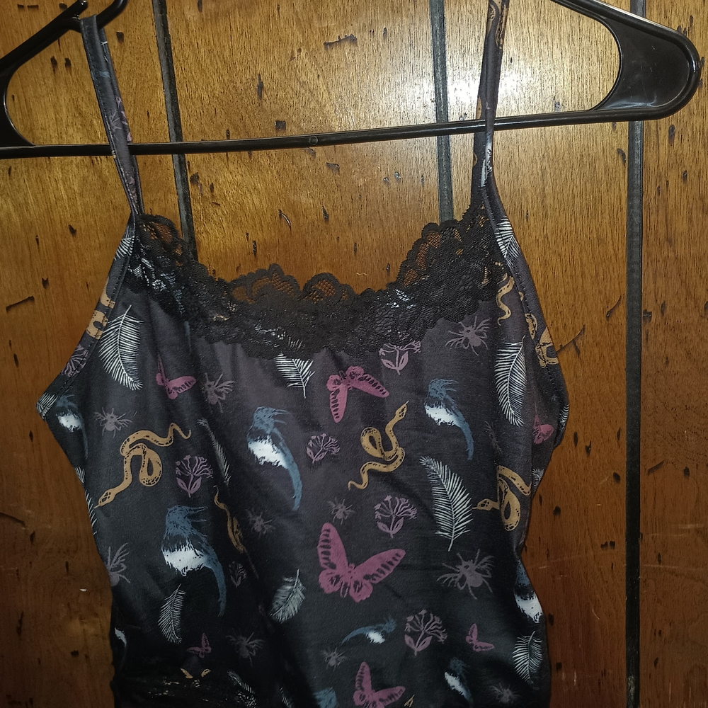 ROMWE Black Camisole with Lace and Nature Motif